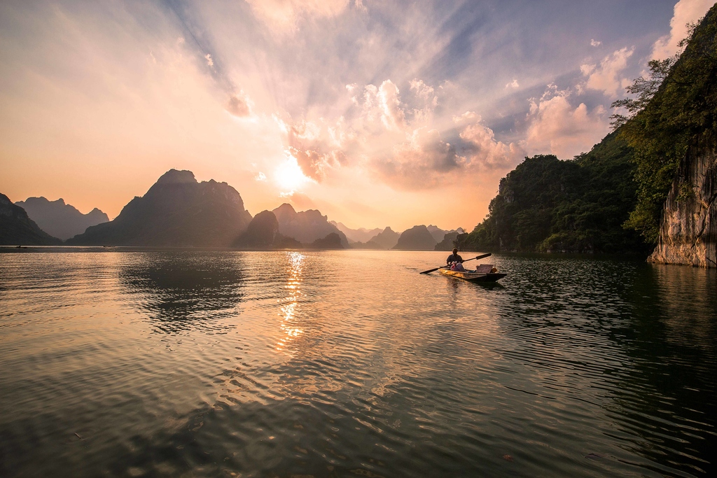 年夜龙湖的落日与银河