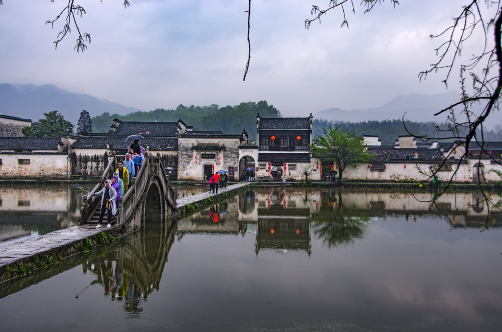 黟县.烟雨宏村