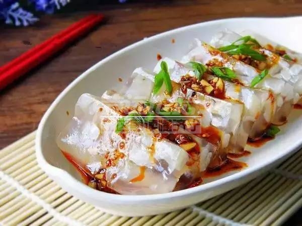 b5 v- _ 4, 含铁药物 牛奶中的钙离子可与铁剂在十二指肠吸收部位