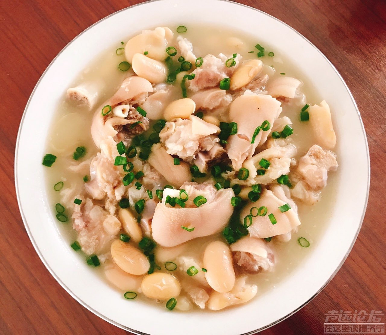 冬日来碗软软糯糯入口即化的蹄花汤,美滋滋.